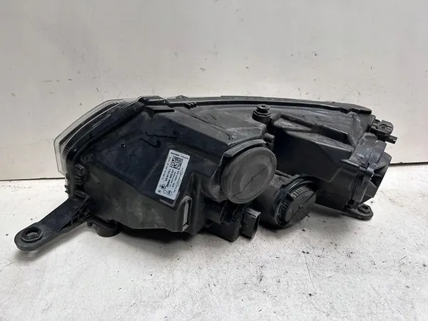 Farol esquerdo Skoda Rapid Xenon 5JB941016A image 2