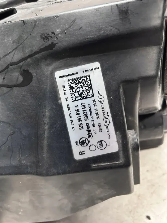 Farol esquerdo Skoda Rapid Xenon 5JB941016A image 4