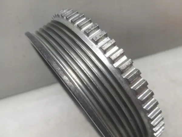 OEM 55230251 Kampiakselin hihnapyörä 0.9 TwinAir moottorille image 3