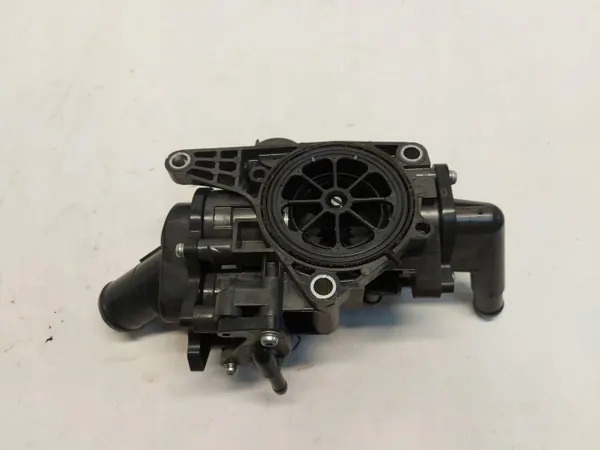 Boîtier de thermostat Nissan OEM 10G30-1163 - Occasion image 4