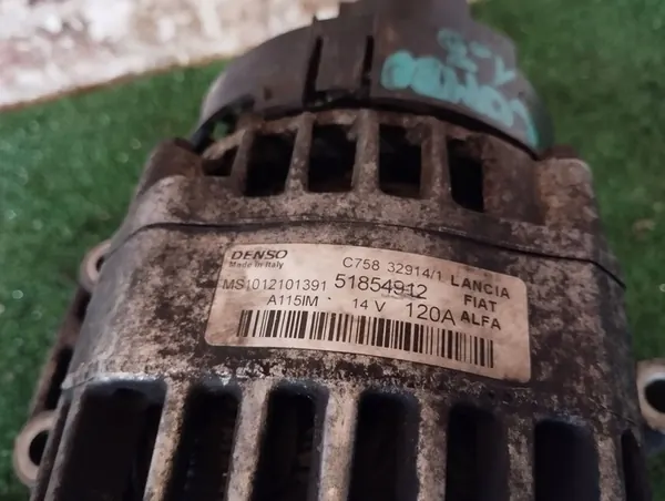 Opel Combo D Vaihtovirtageneraattori 51854912 image 4