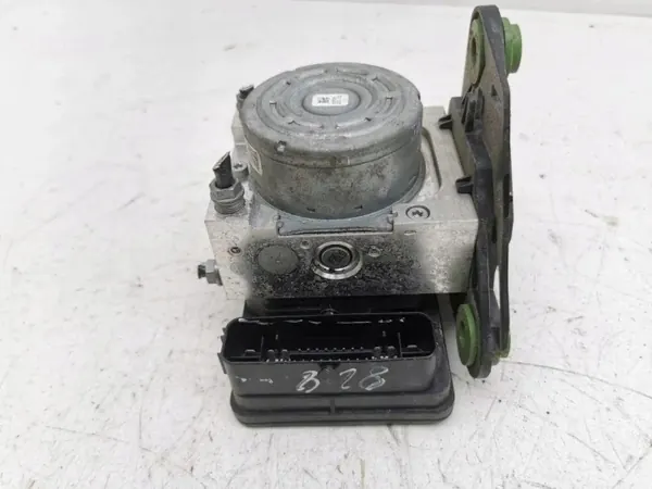 Pompe ABS OEM 5WA614517BM pour VW Golf VIII 1.5L image 6
