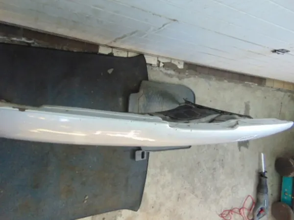 Peugeot 206 Framhuva OEM Ilza-137735- Silver image 3