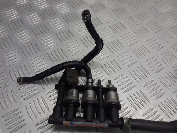Einspritzschiene Audi A6 C6 OEM 67R-010092 Gebraucht image 3
