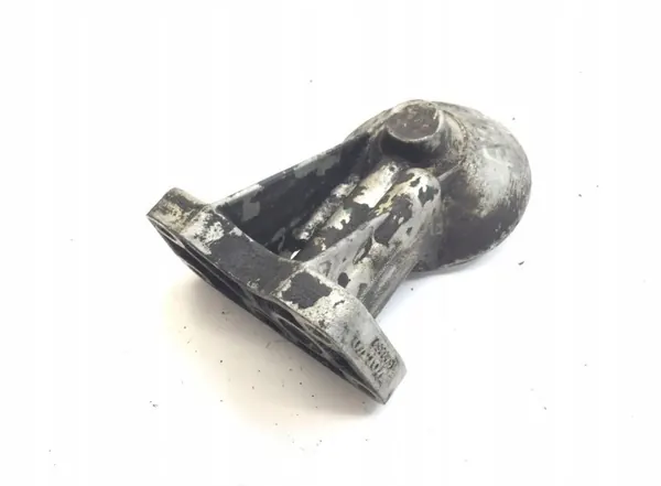Oljefilterfäste Volvo OEM 1543852 - Begagnad image 3