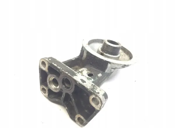 Oljefilterfäste Volvo OEM 1543852 - Begagnad image 4
