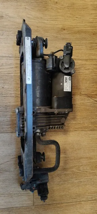 BMW E60 E61 Fjädringskompressor OEM 6777827 image 3