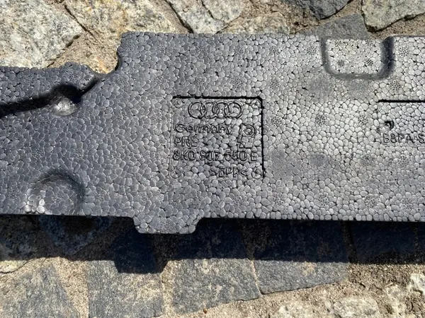 AUDI A4 B8 LIFT Etupuskuri Iskunvaimennin 8K0807550E image 5