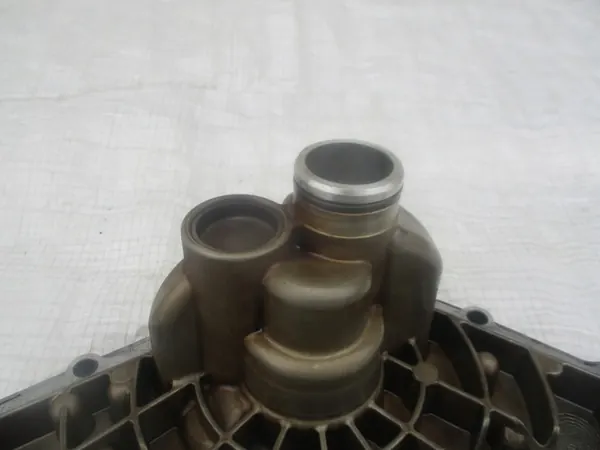 MERCEDES W204 W212 SLK 1.8 CGI Timing Cover Thermostat Housing image 3