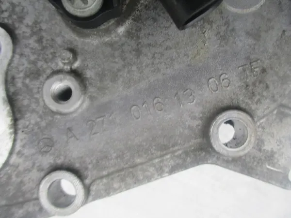 MERCEDES W204 W212 SLK 1.8 CGI Timing Cover Thermostat Housing image 4