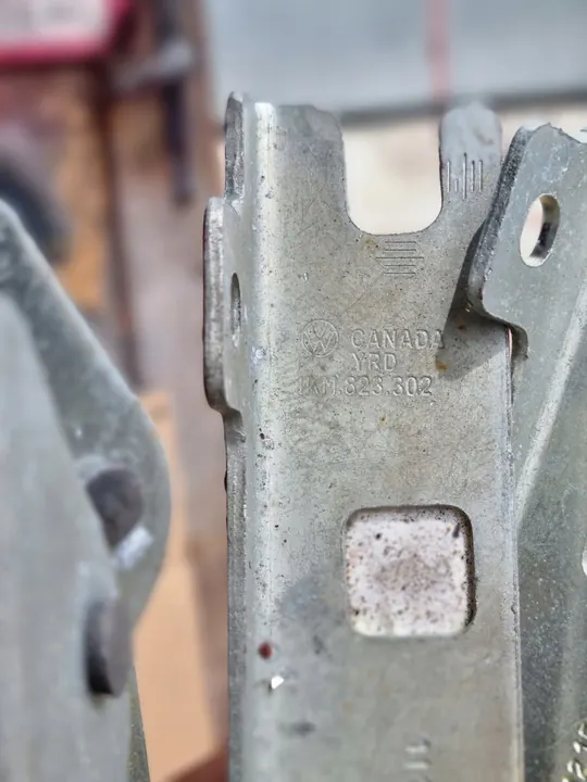 Bisagra de capó Volkswagen VW Golf VI 2009-12 Derecha image 2