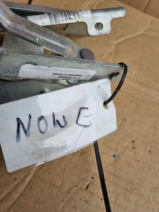 Bisagra de capó Volkswagen VW Golf VI 2009-12 Derecha image 3