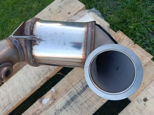 VW Golf VII 7 R 2.0 TSI Catalytic Converter 5Q0131701P image 2