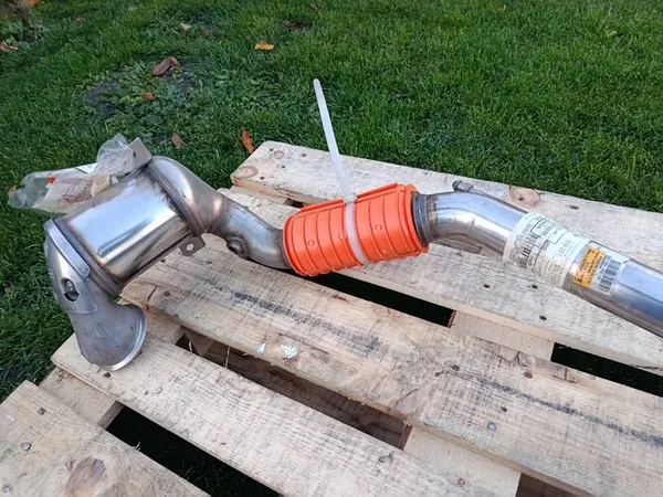 VW Golf VII 7 R 2.0 TSI Catalytic Converter 5Q0131701P image 7