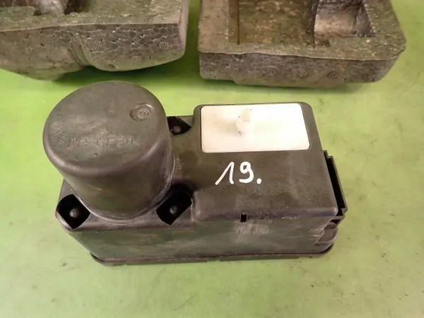 VW centrale vergrendelpomp OEM 1H0962257G Golf III 96 image 3