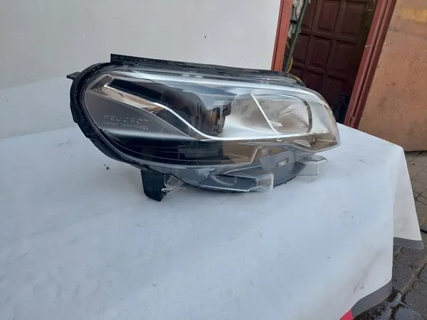 Oikea Etuvalaisin Peugeot Expert III 2016-2023 Xenon image 2