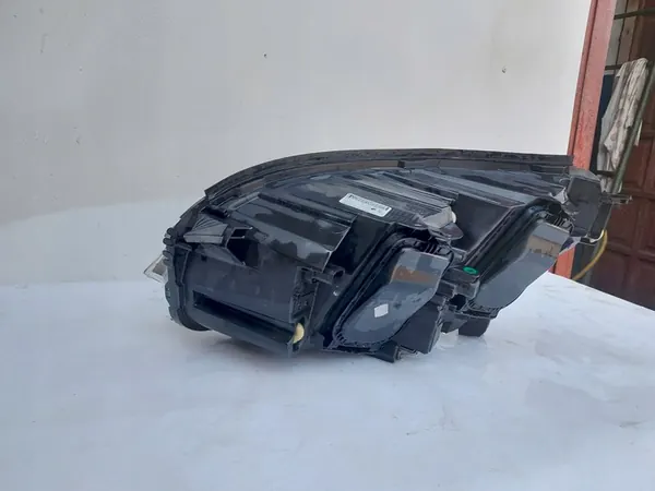 Oikea Etuvalaisin Peugeot Expert III 2016-2023 Xenon image 5