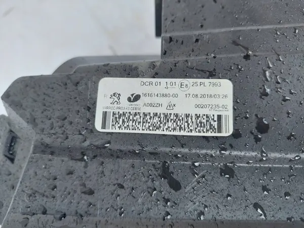 Oikea Etuvalaisin Peugeot Expert III 2016-2023 Xenon image 9