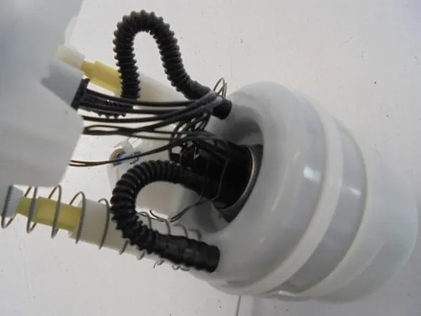 Bomba de Combustível Renault Clio V 1.6 E-TECH 19- OEM 170118610R image 3