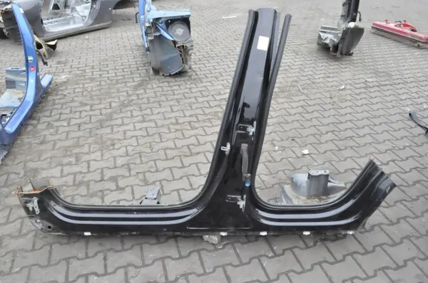 Volvo XC90 II vasen kynnyspylväs OEM 212883 image 2