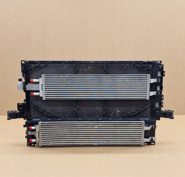 Conjunto de ventilador de refrigeración Volvo XC40 1.5 T4 T5 híbrido enchufable OEM image 10