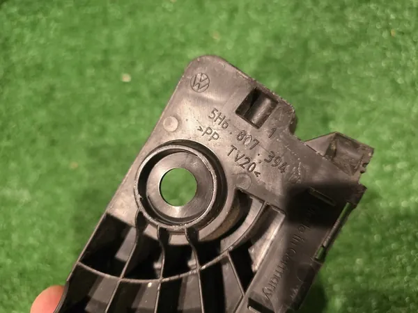 VW GOLF VIII 8 Suporte de Para-choque Direito Traseiro 5H6807394D image 3