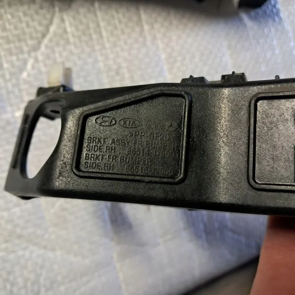 KIA CEED 3 III 2018 - 2022 Etupuskureunat L+R OEM image 7