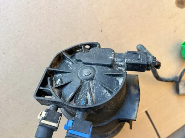 Polttoainesuodattimen Pohjakotelo OEM 6G9N-9155-CB image 4