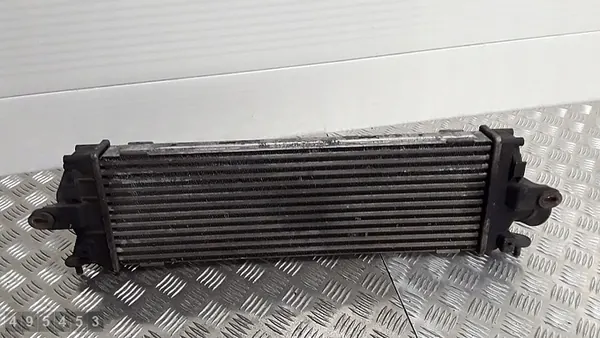Radiador Renault Trafic 2010 8200411160c image 2
