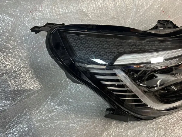 Oikea etuvalaisin Renault Captur II 260104525r image 2