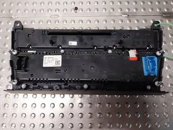 Panneau de Contrôle de Climatisation BMW 5 F10 F11 OEM 6824206 image 2