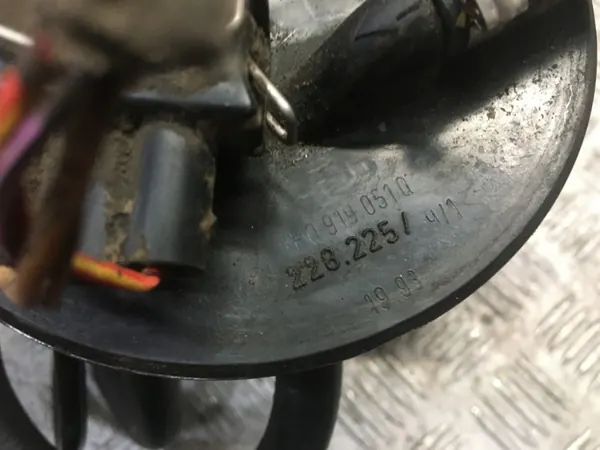 Bomba de combustível VW Golf III 1H0919051Q image 2