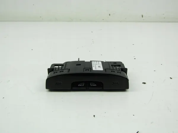 Prise USB Volvo EX30 OEM 80002419 - Occasion image 2