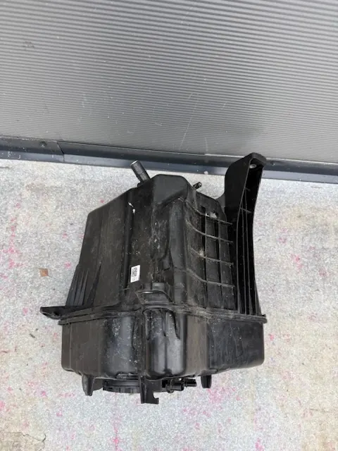 Pompe réservoir AdBlue d'occasion OEM A9104700000/A0994712100 image 3
