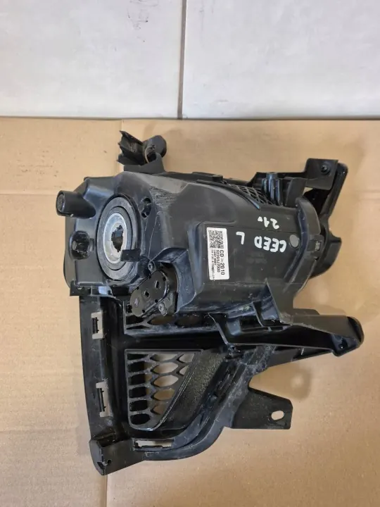 Faro Halógeno Izquierdo Kia Ceed 3 OEM 92201J70 image 3