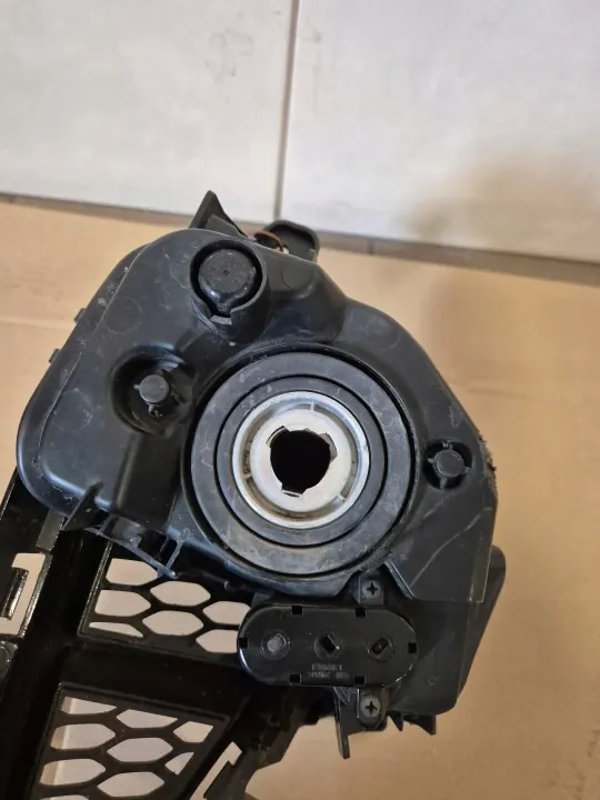Faro Halógeno Izquierdo Kia Ceed 3 OEM 92201J70 image 4