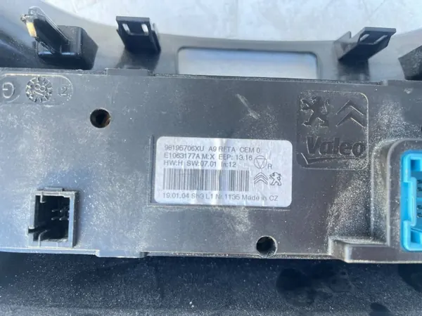 Peugeot AC ventilationspanel OEM 98195706XU image 4