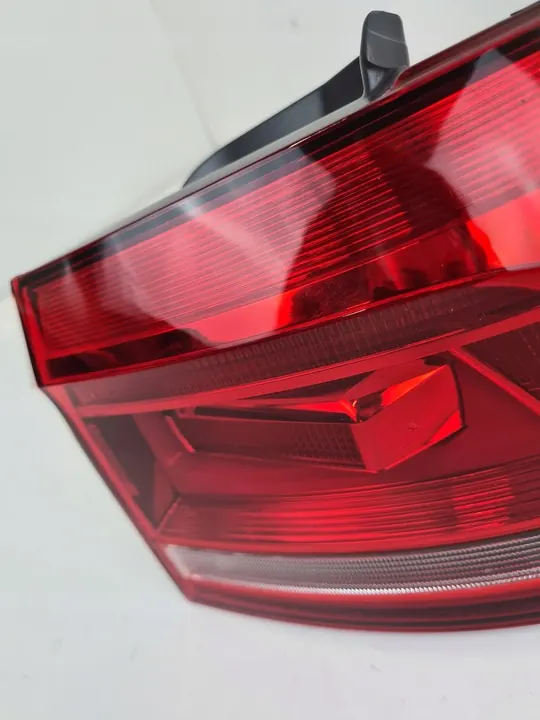 Lámpara trasera combinada Valeo 047046 image 6