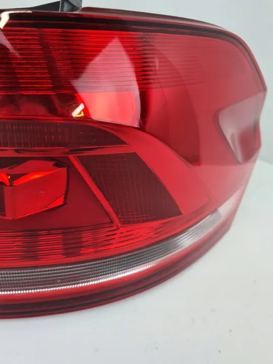 Lámpara trasera combinada Valeo 047046 image 7