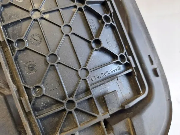 AUDI OE INSATS 8T0809999G image 4