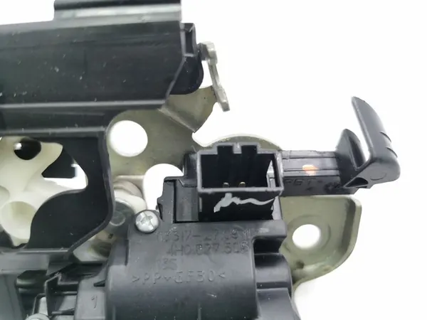 Audi A6 C7 2011 Baklucka Lås image 3