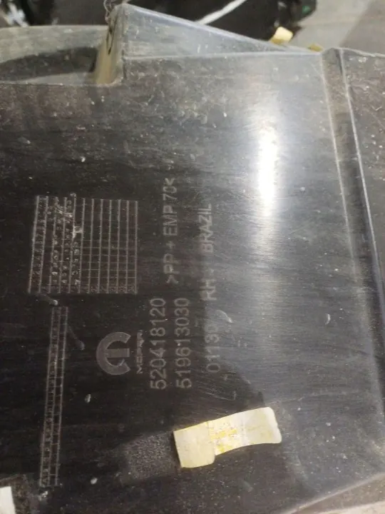 Fiat Toro Front rechts Kotflügel OEM 520418120 image 3