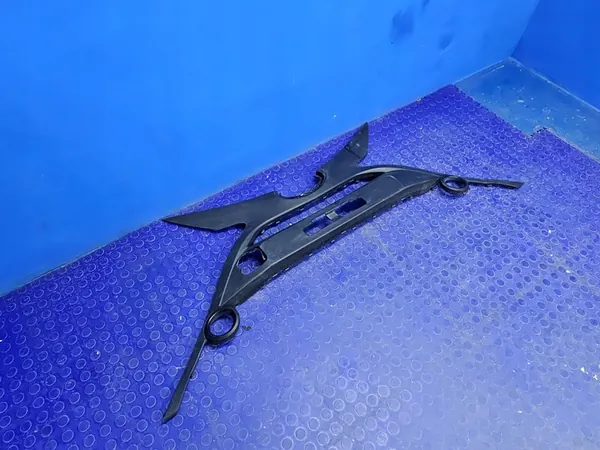 TOYOTA AYGO II Etupuskuri Koriste OEM image 3