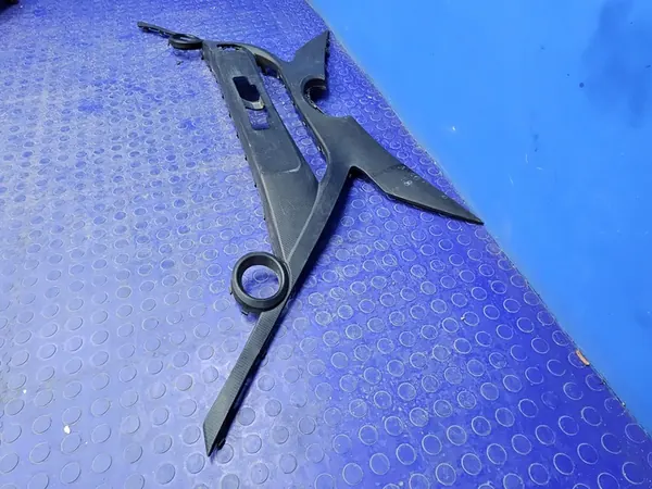 TOYOTA AYGO II Etupuskuri Koriste OEM image 6