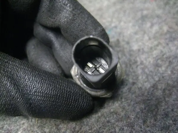 ÖLENTÄYTTÖSENSOORI AUDI A3 QUATTRO 96-03 OEM 06A919081A image 5