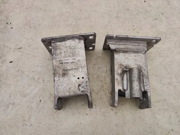 Etupuskuri oikea Audi Q5 8R0807134B image 4