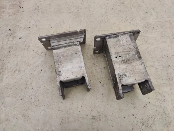 Etupuskuri oikea Audi Q5 8R0807134B image 6