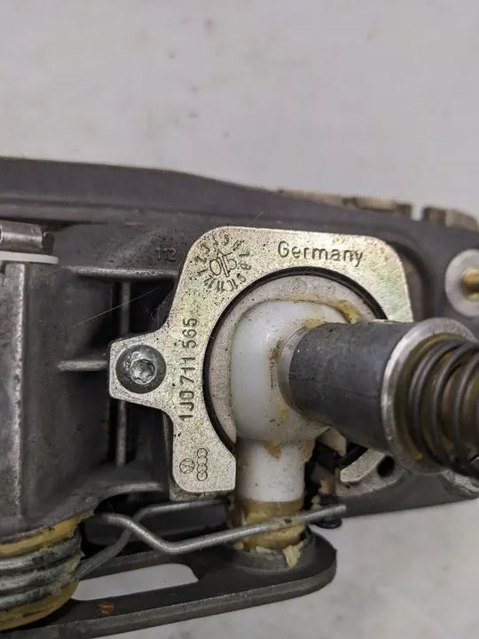 Vaihteiston vaihde + kaapelit Audi A3 1.9 TDI 1J0711061C image 4