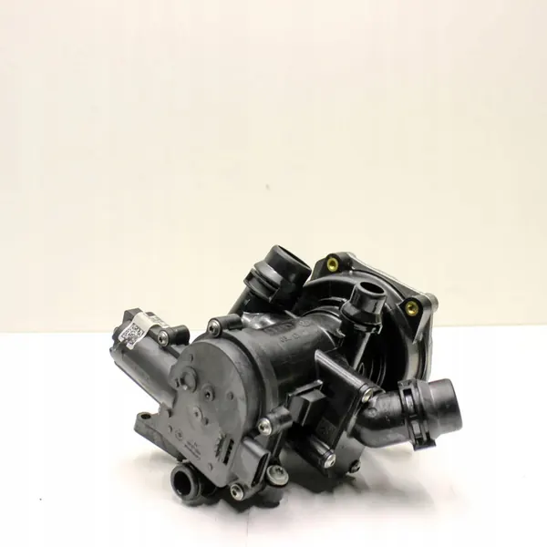 Vattenpump Porsche Macan (95B) 06L121111N image 4