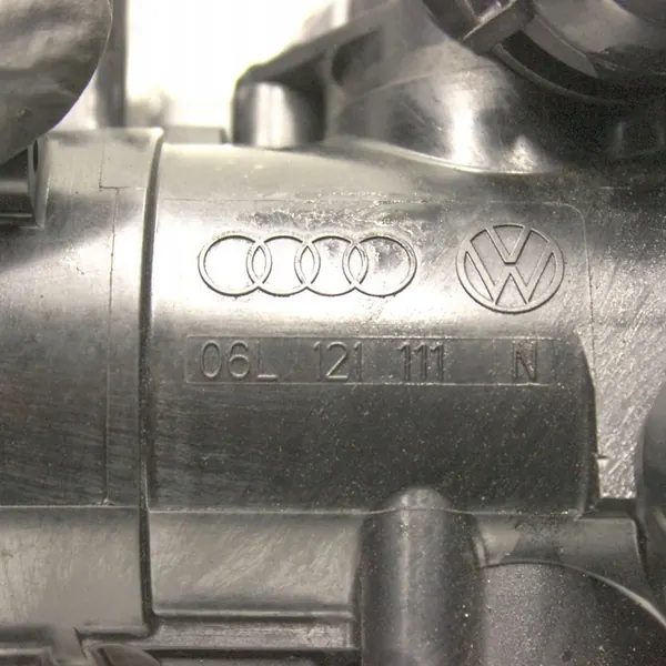 Vattenpump Porsche Macan (95B) 06L121111N image 8